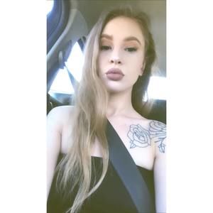 Meet your Posher, Katelyn